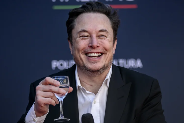 Elon Musk vai ao TikTok; bilionário cria perfil para promover a SpaceX