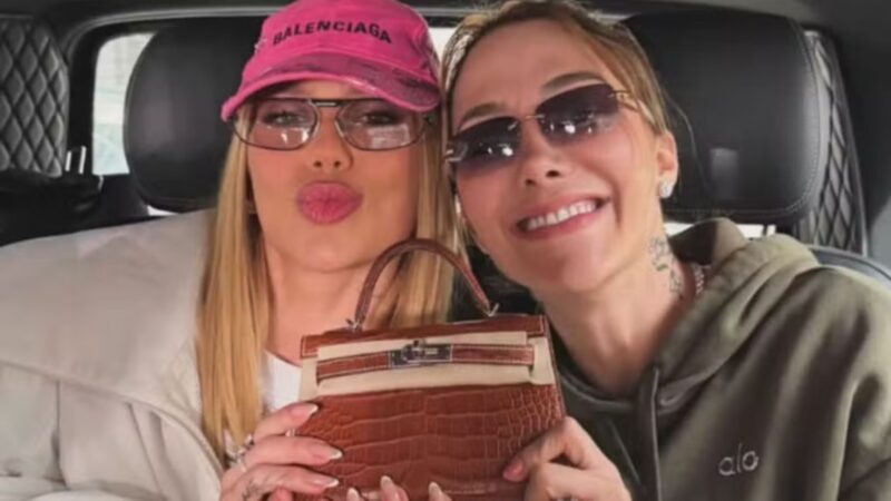 Em Paris, Virginia presenteia amiga e sócia com bolsa de luxo; saiba o valor