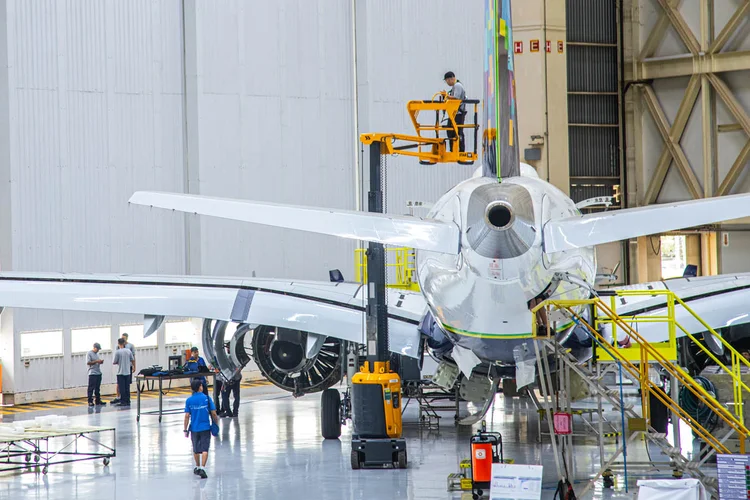 Embraer mira fábrica de jatos na Índia, mas condiciona projeto a 200 pedidos até 2026