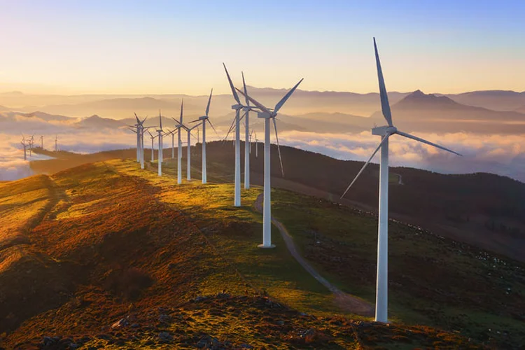 Energias renováveis atraem R$ 36,3 bilhões em financiamento em 2025 e eólica ganha protagonismo