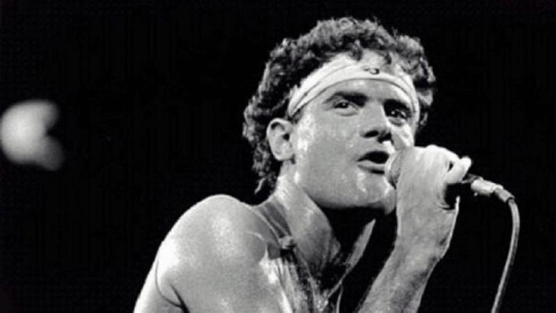 Enfermeira disse que Cazuza virou evangélico antes de morrer