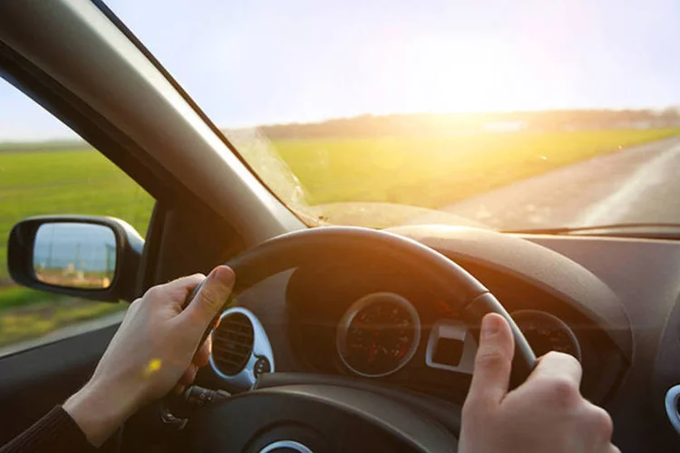 Enjoo de movimento: por que algumas pessoas passam mal e outras não?