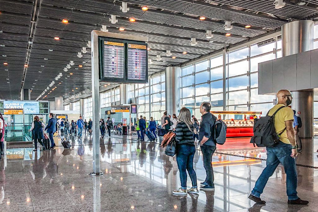 Entenda o problema no espaço aéreo que afetou voos em São Paulo
