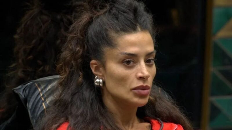 Errou na roupa? Ex-BBB Aline Campos vira assunto ao usar aerolook diferentão