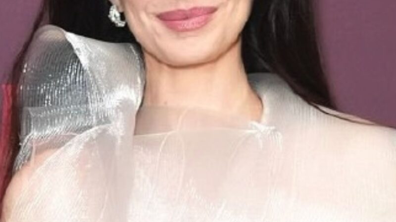 Errou o look? Atriz famosa tem roupa esculachada: ‘Achei terrível’