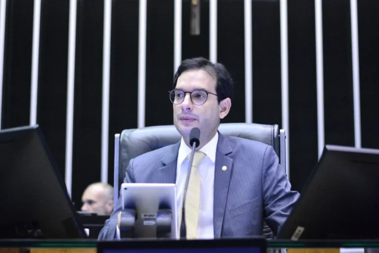 Escala 6x1: regra que dá 2 folgas semanais terá aplicação imediata, diz relator