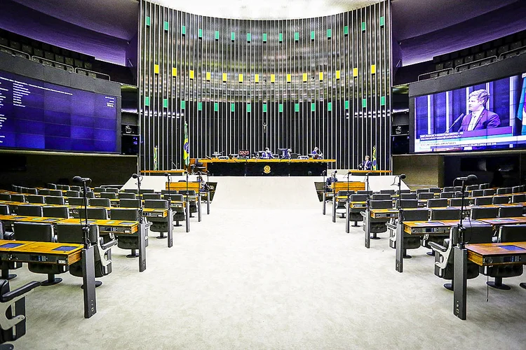 Escala 6x1: Relator da CCJ da Câmara dá parecer favorável à PEC