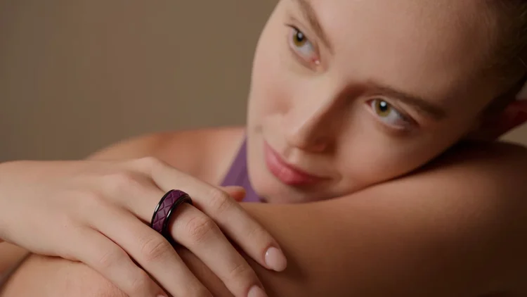 Esse anel usa IA para orientar sua rotina de saúde