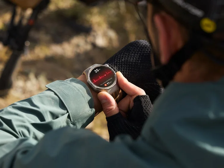 Esse smartwatch promete simplificar a vida de quem pedala