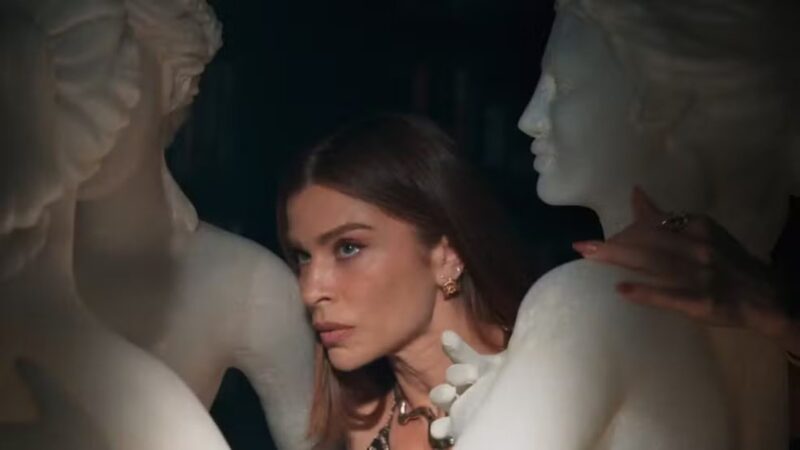 Estátua de ‘Três Graças’ marca presença no Met Gala e viraliza