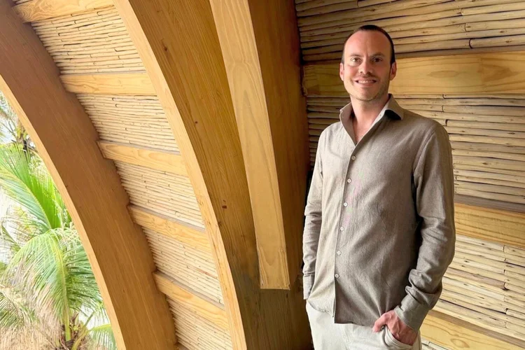 Este belga está investindo R$ 120 milhões em uma vila de pescadores na Bahia