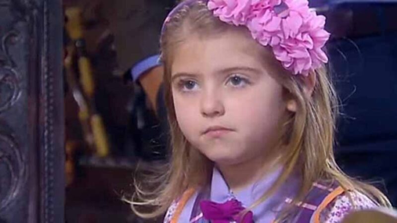 Estrela de ‘Carinha de Anjo’ vira assunto em sua festa de 15 anos: ‘Essa roupa aí…’