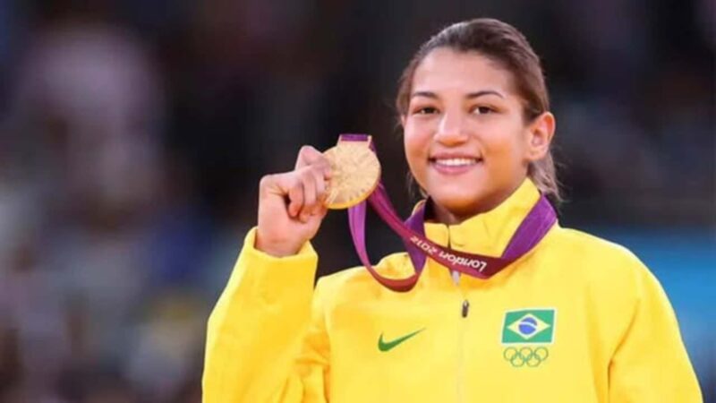 Estrela do judô desabafa sobre demissão pós licença-maternidade: ‘Por que a mulher precisa escolher?’
