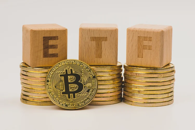 ETFs de bitcoin atraem US$ 2,5 bilhões em um mês