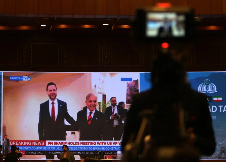 EUA negam desbloqueio de fundos do Irã; negociações ocorrem no Paquistão