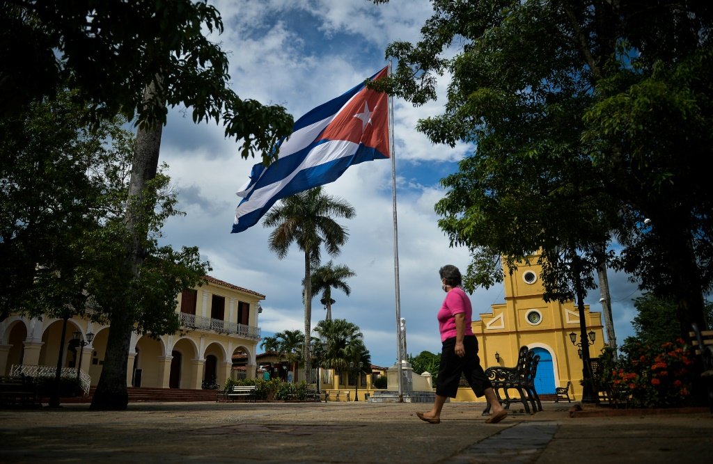 EUA posiciona porta-aviões no Caribe em meio a pressão contra Cuba