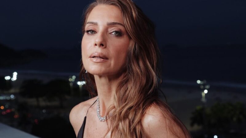 Exagerou? Decote de Letícia Spiller, de ‘Coração Acelerado’, chama atenção; veja