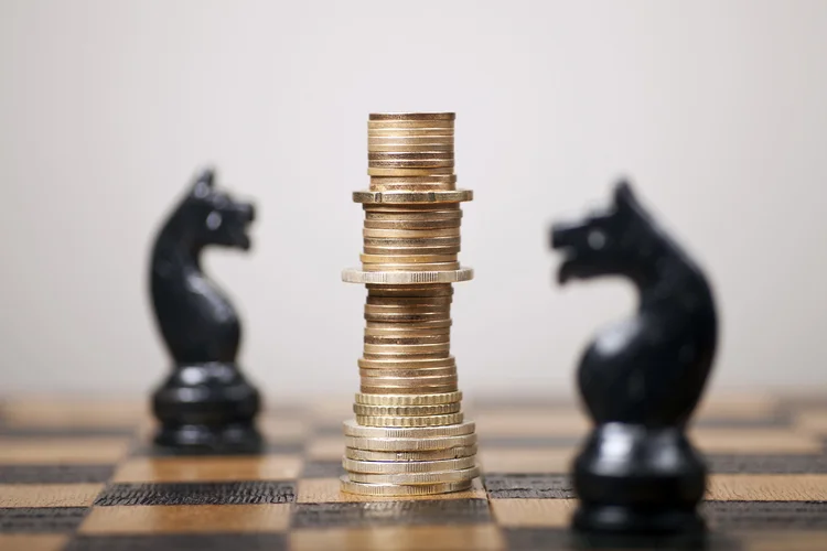 Executivos estão recorrendo a essas 5 regras do xadrez para tomar decisões financeiras melhores