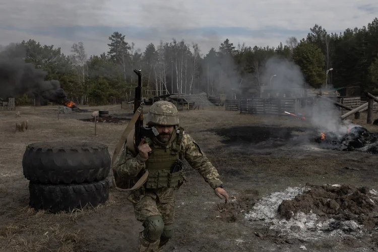Exército da Ucrânia muda treinamento de soldados para evitar fugas