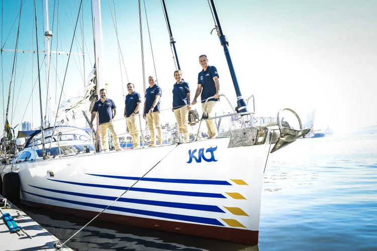 Família Schurmann conclui segunda volta ao mundo e desembarca no Sul do Brasil