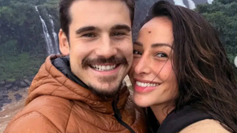 Famosos celebram gravidez de Sabrina Sato e Nicolas Prattes