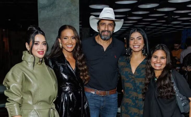 Famosos vão em festa da Globo e web escolhe a pior roupa: ‘Energia Ruim’