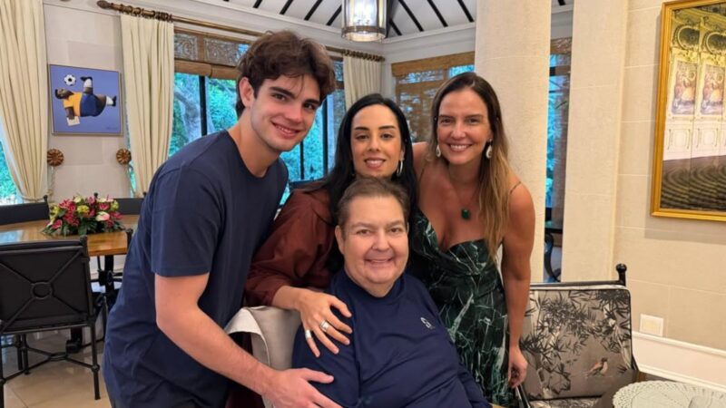 Faustão completa 76 anos e surge em fotos raras com a família: ‘Dia do meu herói’