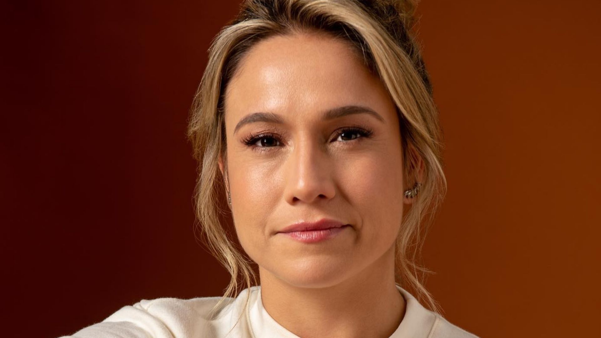 Fernanda Gentil homenageia esposa gata em 10 anos de união: ‘Vontade da gente’