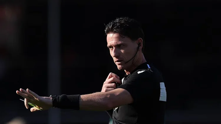 Fifa confirma juiz brasileiro no jogo Bélgica x Egito; veja equipe de arbitragem