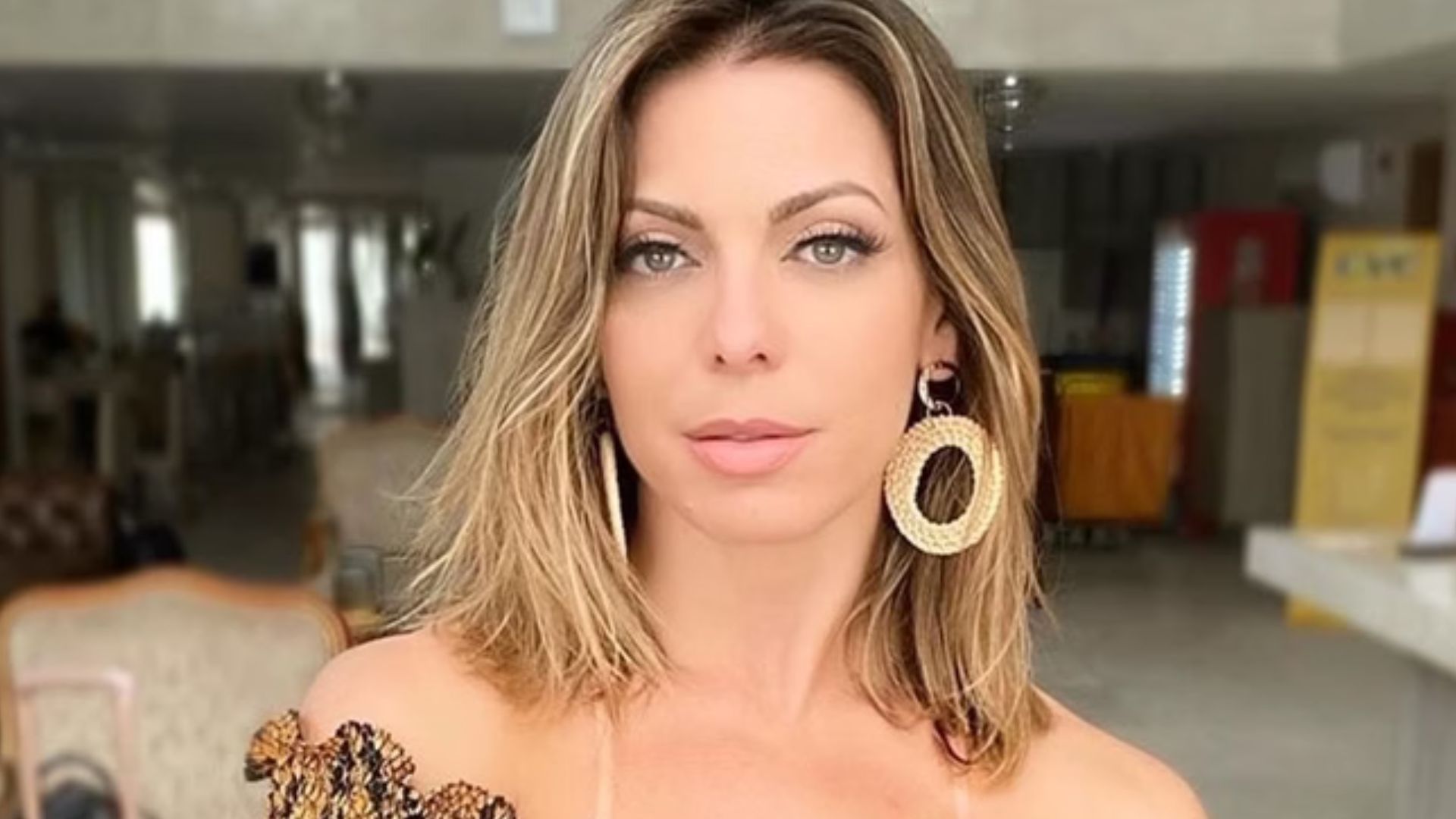 Filha de Sheila Mello posa com a mãe em evento e aparência vira assunto: ‘Tô chocada’