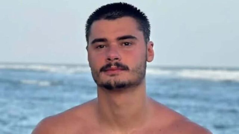 Filho de Fábio Assunção fica noivo aos 23 anos e vira alvo de comentários: ‘Palhaçada’