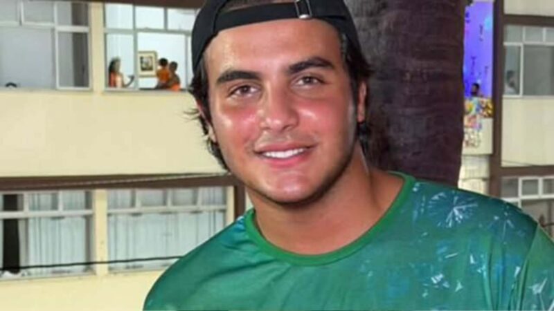 Filho de Ivete Sangalo solta a voz em bar e recebe comentários: ‘O garoto’