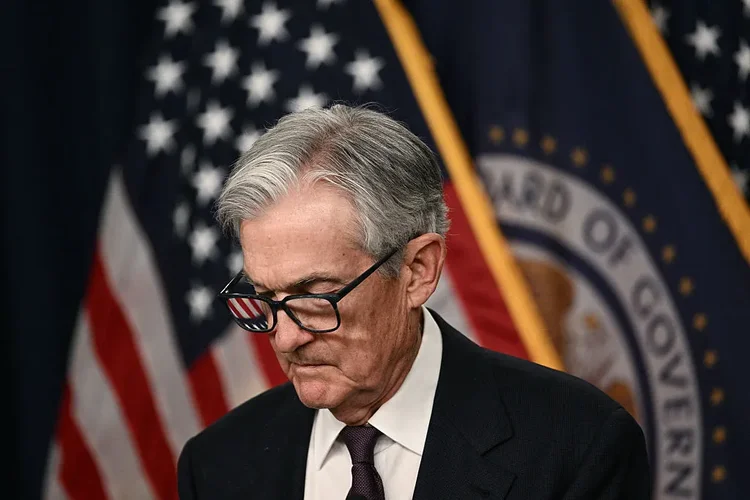 Fim da era Powell redefine debate sobre independência do Fed nos EUA