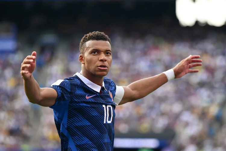 França vence Suécia e garante classificação para as oitavas de final da Copa do Mundo