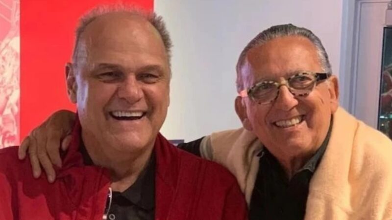 Galvão Bueno se emociona ao se despedir de Oscar Schmidt