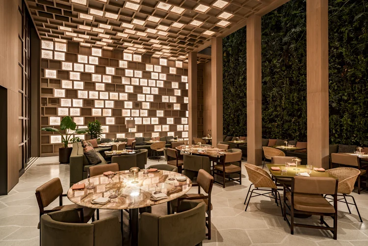 Gastronomia e arquitetura: como é o Cena, novo restaurante do hotel Emiliano