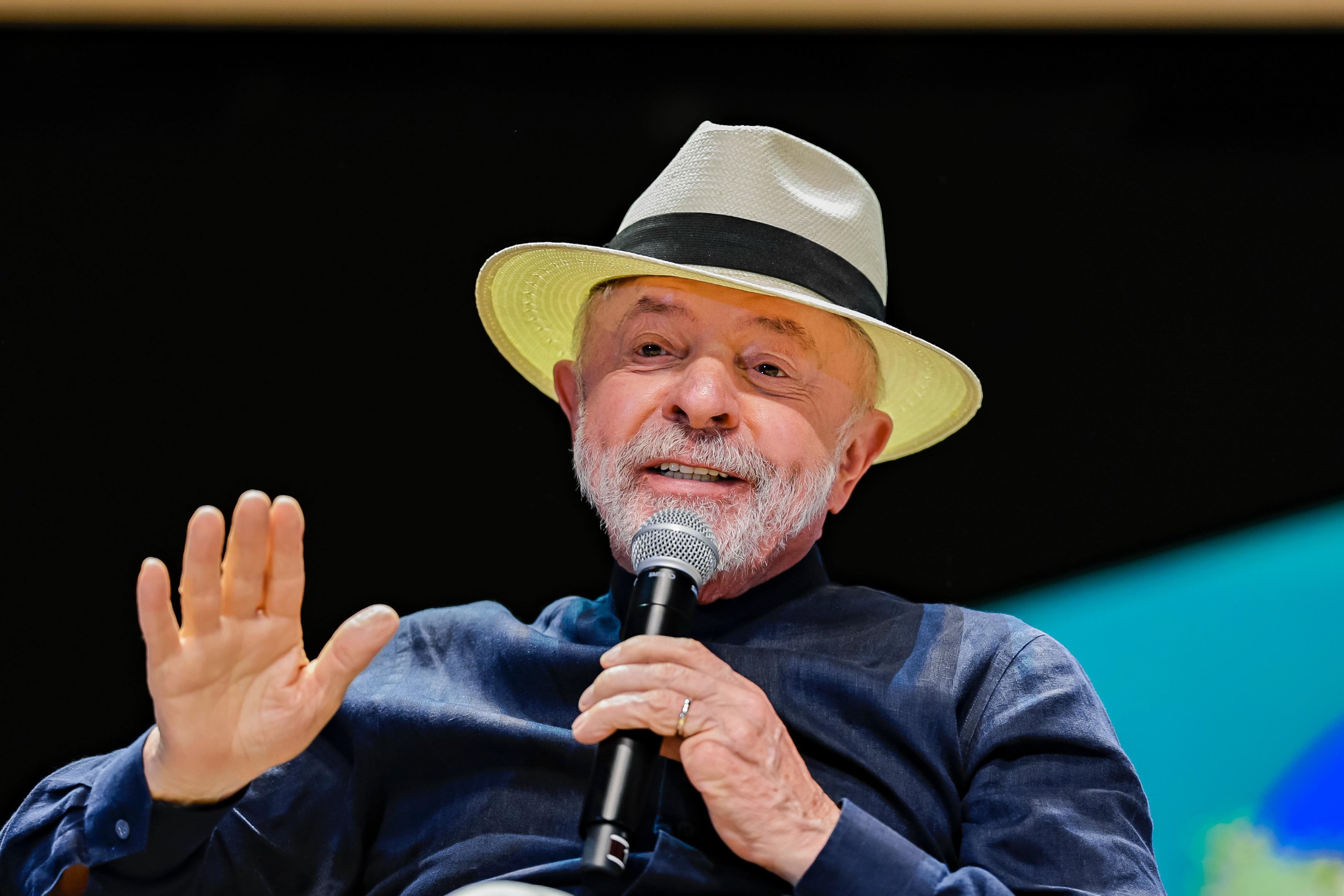 Governo Lula diz que Flávio Bolsonaro sabotou o Brasil por interesses 'eleitorais e familiares'