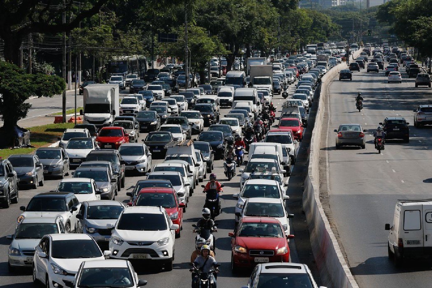 Governo publica MP com novas regras e punições às empresas que descumprirem o piso do frete