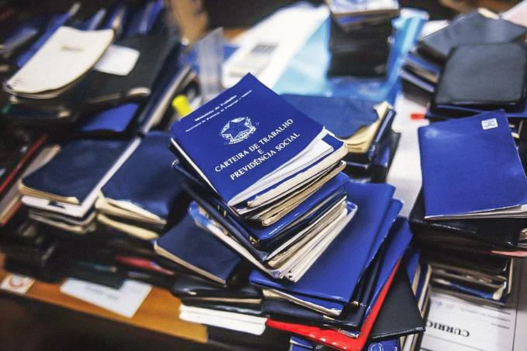 Governo quer PEC 'enxuta' para fim da escala 6x1 e regulamentação por lei