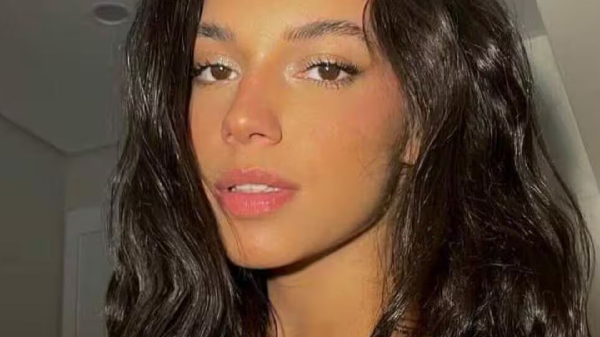 GRAVE? Ex-BBB Alane Dias é atropelada no Rio de Janeiro