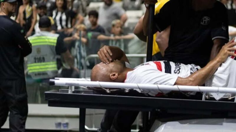 Grave! Jogador do São Paulo fratura duas costelas