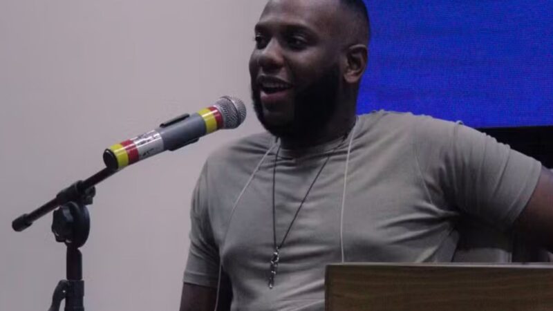 GRAVE! Músico gospel é preso após esposa expor agressão: ‘Estou roxa’