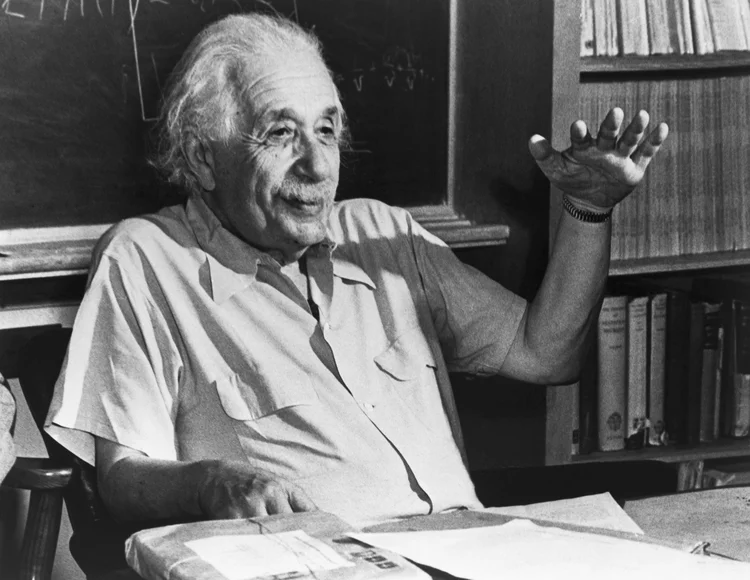 Gravidade pode alterar o tempo? Experimentos reforçam teoria de Einstein