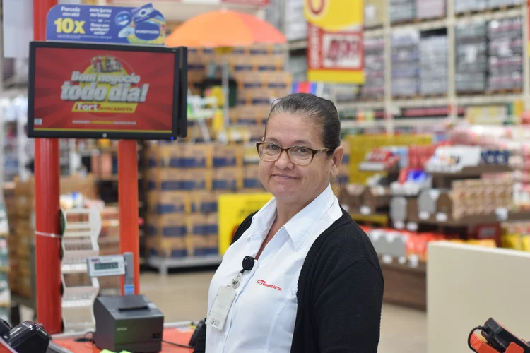 Grupo Pereira abre 2 mil vagas para profissionais com mais de 50 anos