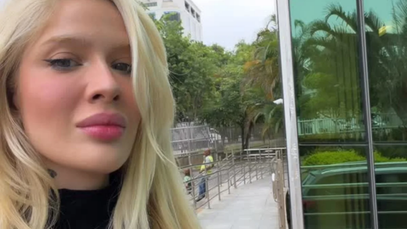 Guerreira? Karoline Lima mostra que machucou os pés na cobertura da Copa do Mundo