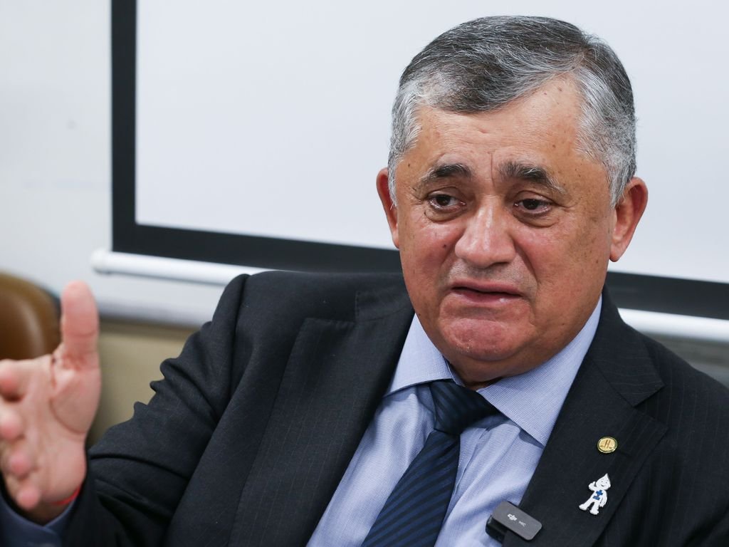 Guimarães assume articulação com pauta travada e embates no Congresso