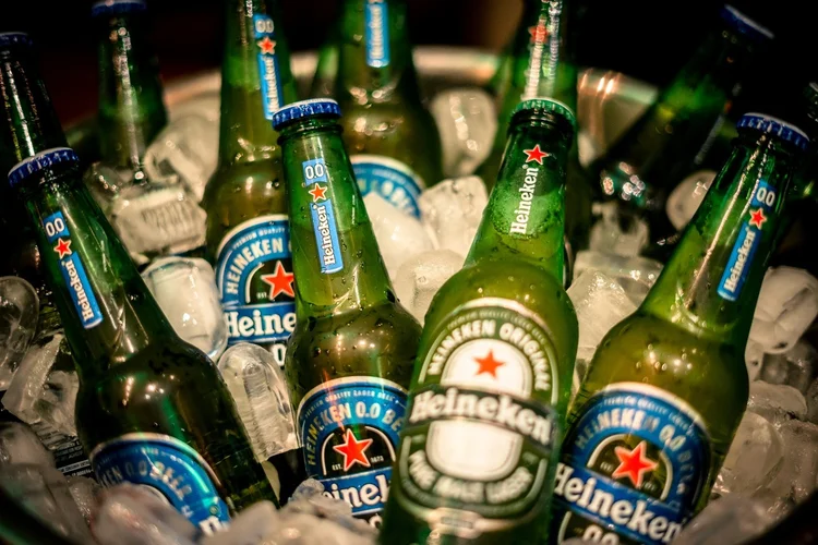 Heineken aposta em premium para driblar queda de consumo nas Américas