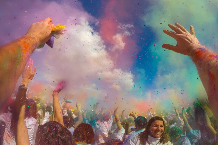 Holi: festival das cores retorna neste fim de semana a SP e com entrada gratuita