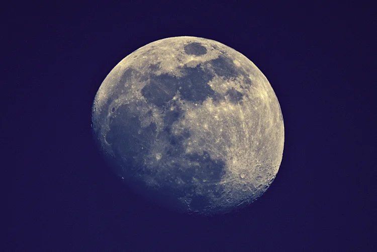 Homem na Lua é verdade? Entenda as teorias da conspiração