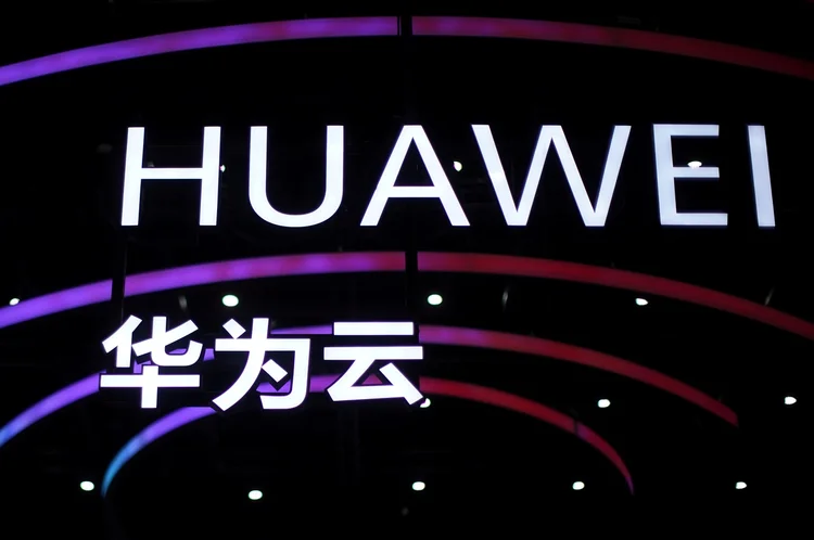 Huawei prepara estreia comercial de chip de IA e mira espaço aberto por restrições à Nvidia na China